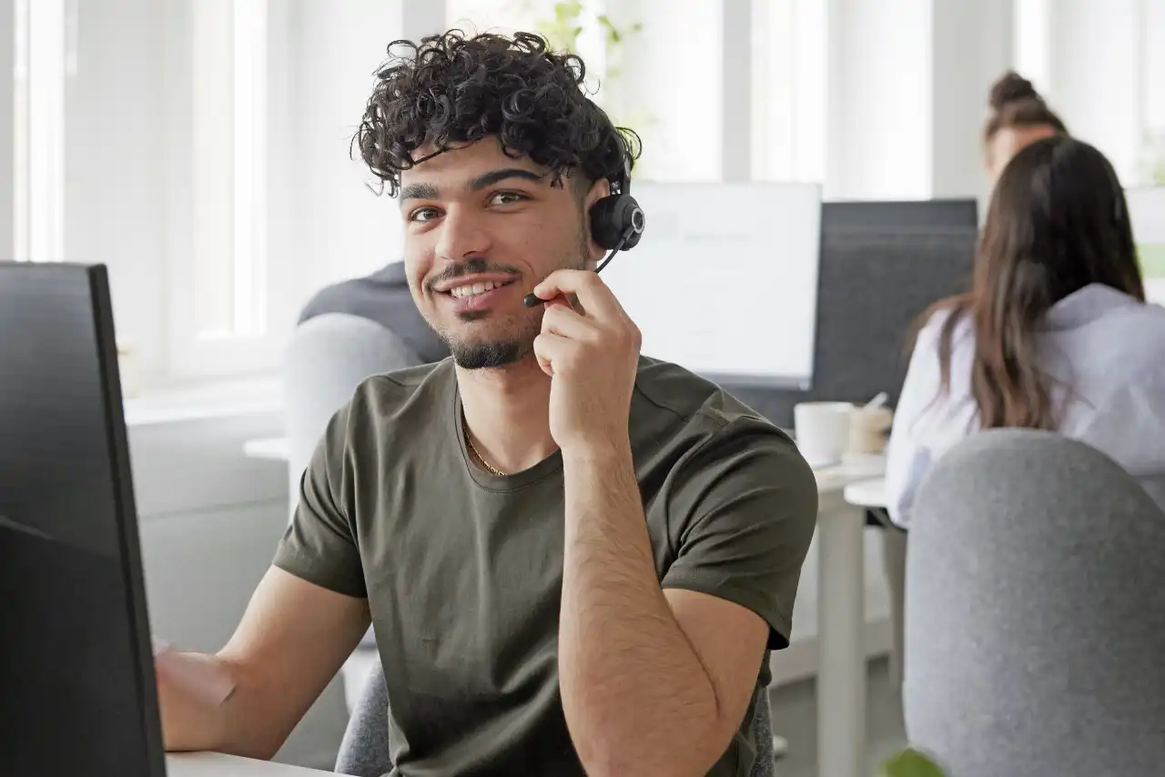 Collaboratori al telefono